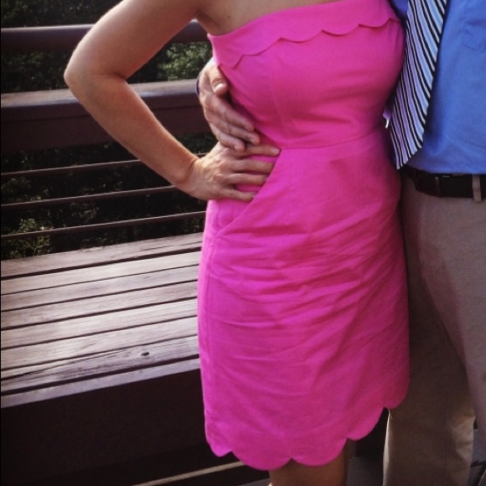 Womens vineyard vines scalloped detail dress
